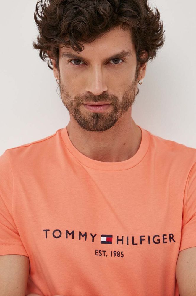 Бавовняна футболка Tommy Hilfiger з аплікацією колір помаранчевий (3277890)