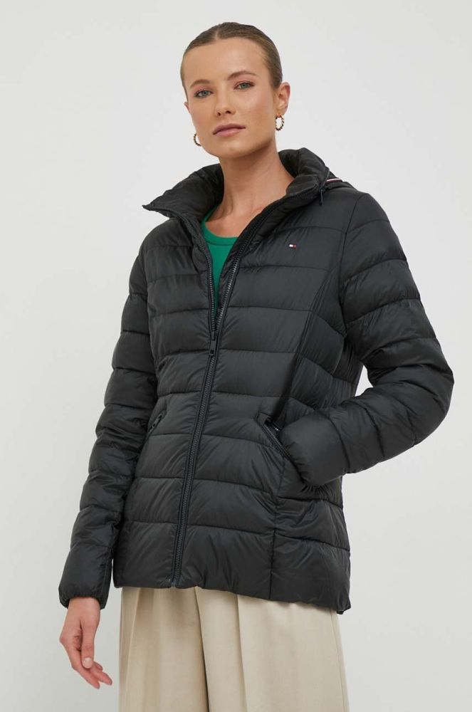 Куртка Tommy Hilfiger жіноча колір чорний зимова (3366092)