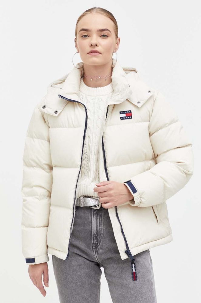 Пухова куртка Tommy Jeans жіноча колір бежевий зимова (3374850)