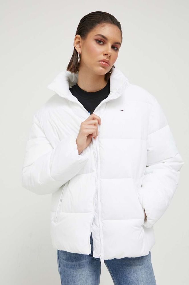 Куртка Tommy Jeans жіноча колір білий зимова (3360141)