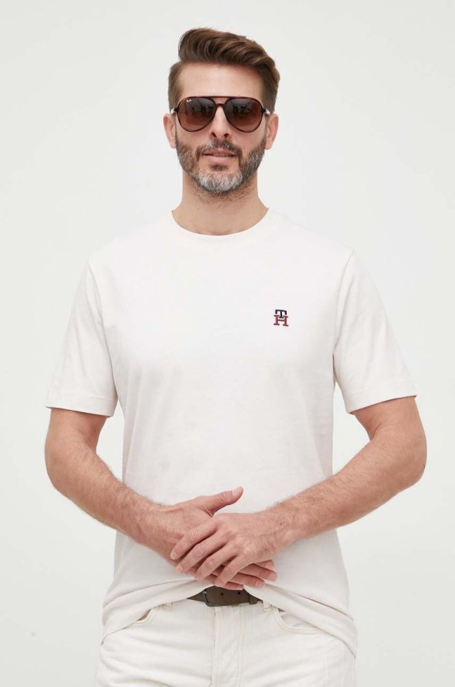 Бавовняна футболка Tommy Hilfiger колір бежевий з аплікацією (3257114)