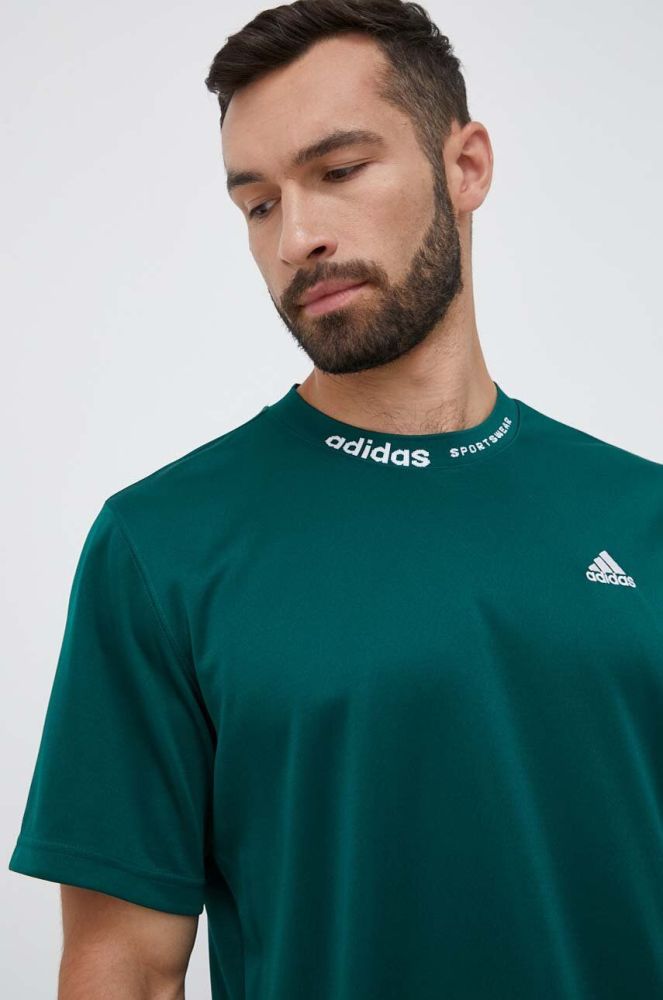Бавовняна футболка adidas колір зелений з аплікацією