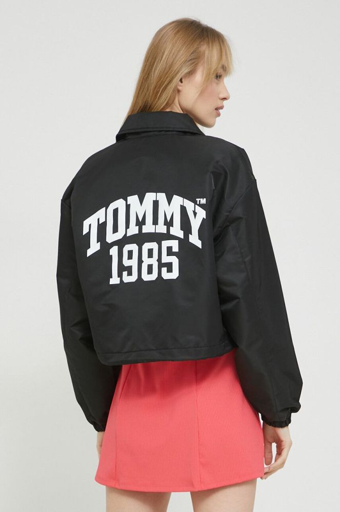 Куртка Tommy Jeans жіноча колір чорний перехідна (2979740)