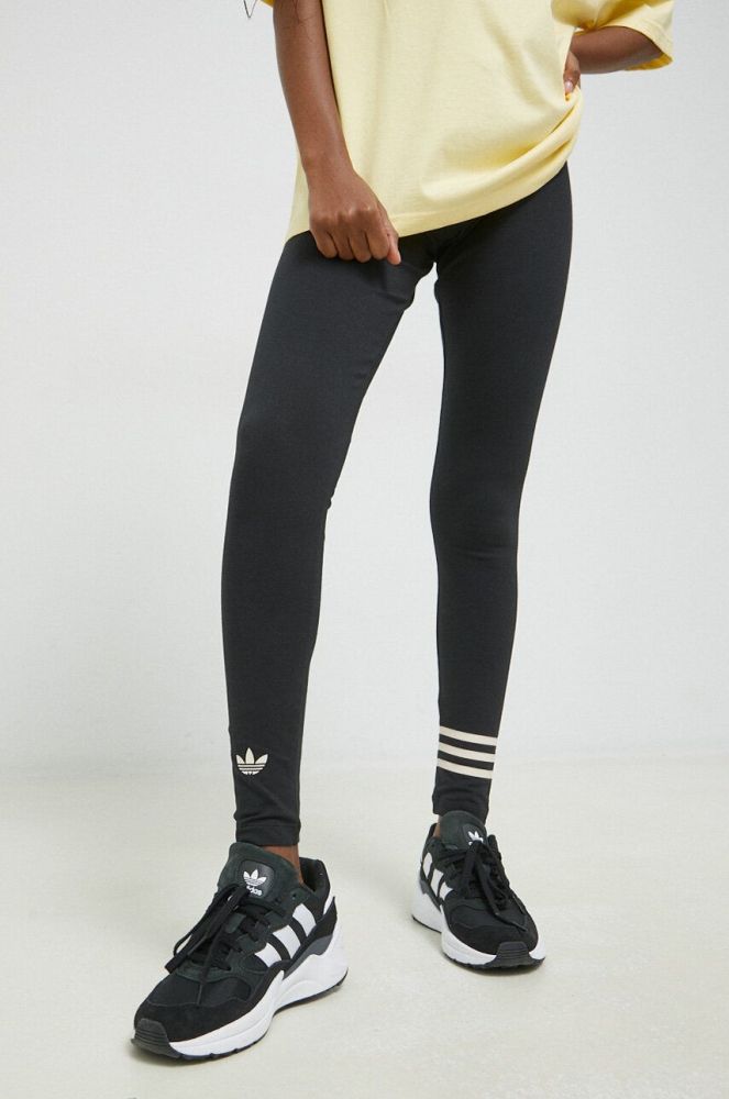 Легінси adidas Originals жіночі колір чорний з принтом (3031035)