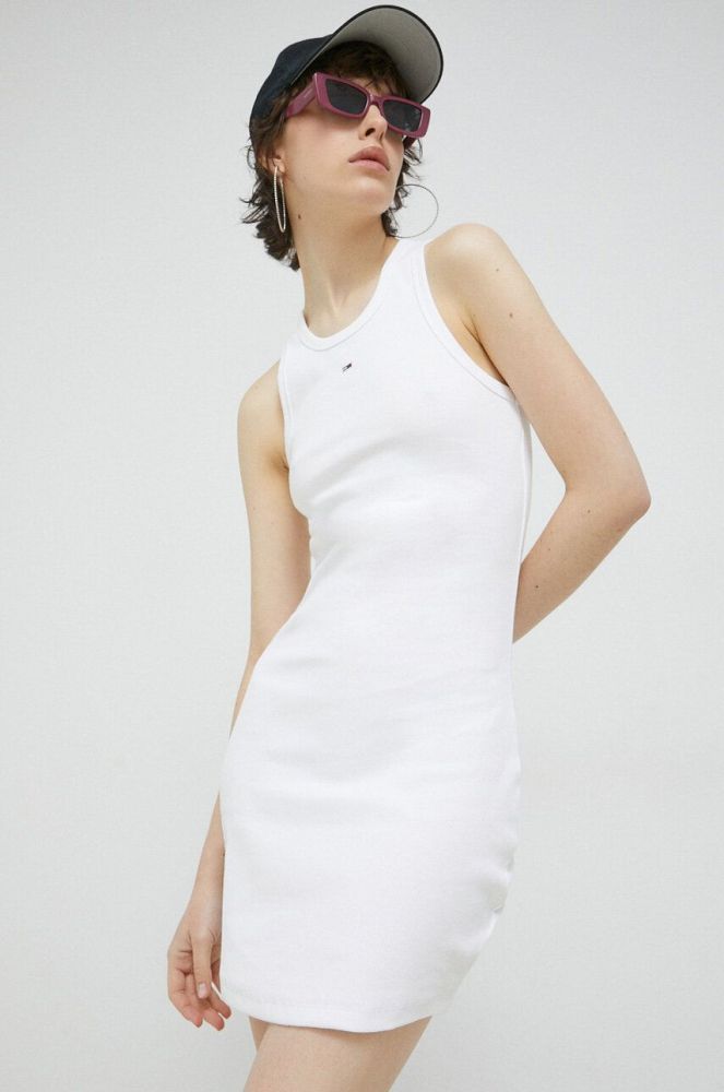 Сукня Tommy Jeans колір білий mini облягаюча (2980433)