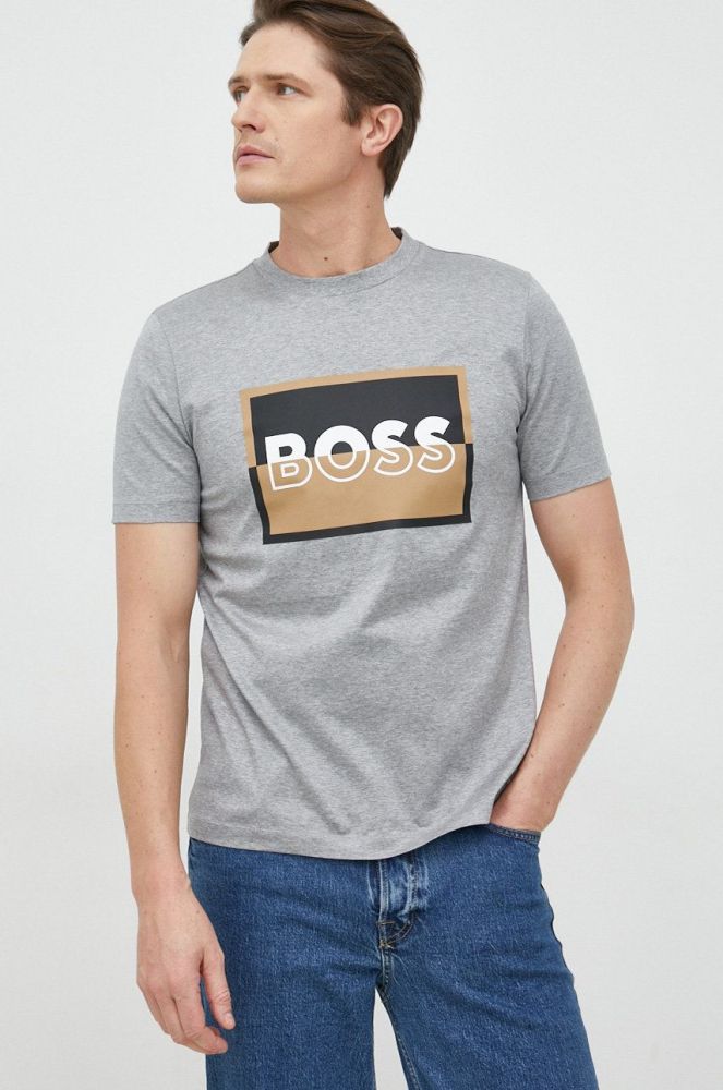 Бавовняна футболка BOSS колір сірий з принтом (2891724)