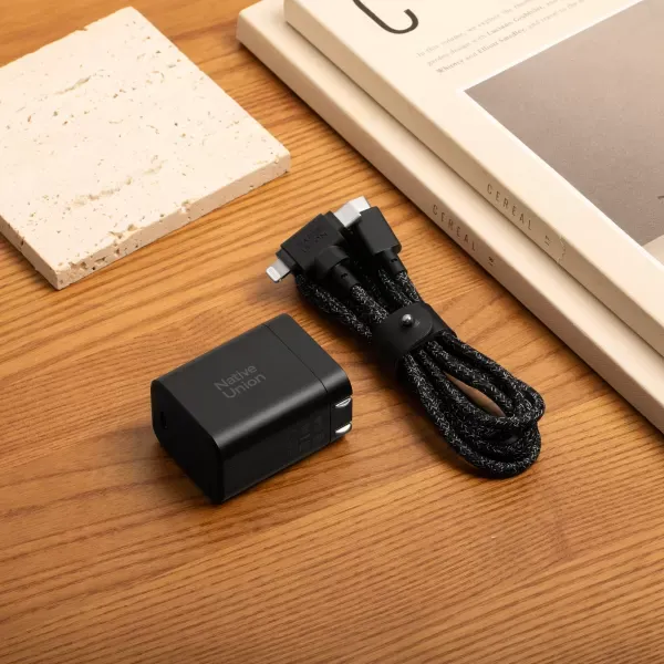 Швидка зарядка Native Union Fast GaN Charger PD 45W Black (FAST-PD45-BLK-EU) фото 2
