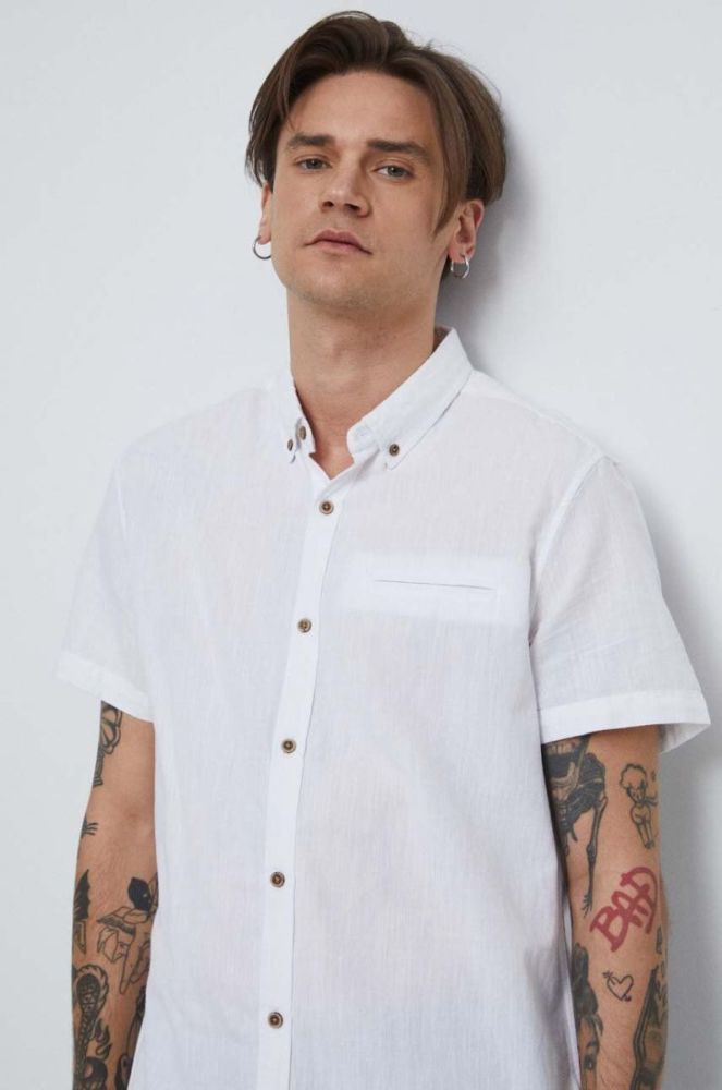 Сорочка з льону Medicine чоловіча колір білий regular комір button-down фото 5