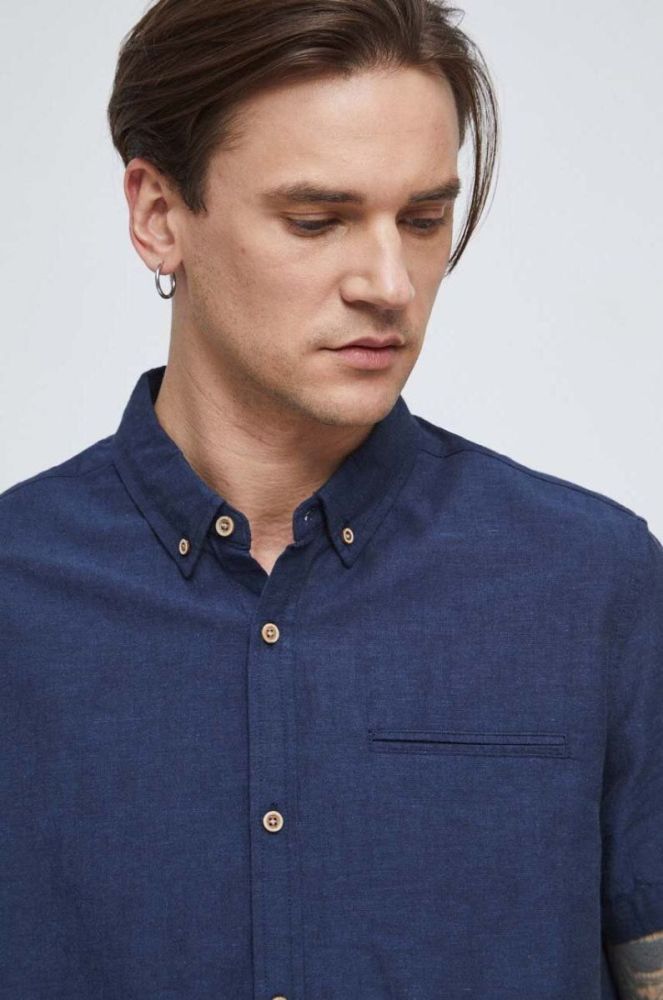 Сорочка з льону Medicine чоловіча колір синій regular комір button-down фото 5