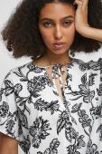 Блузка Medicine жіноча колір білий візерунок (3401897)