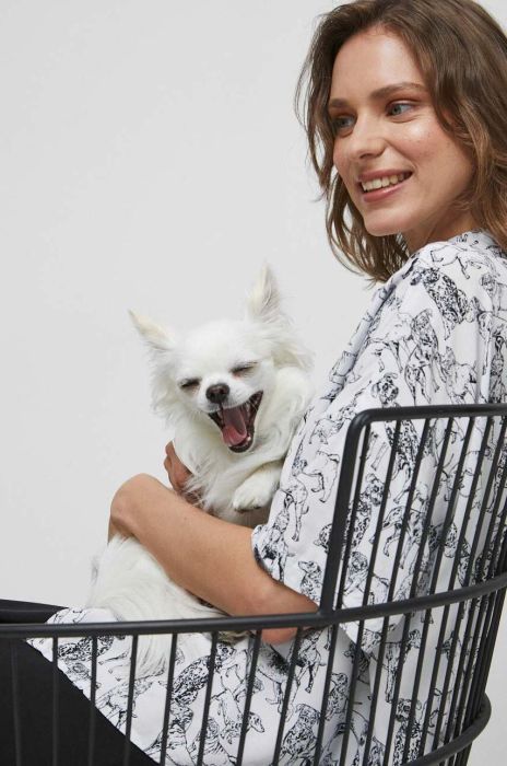 Сорочка Medicine жіноча колір білий relaxed класичний комір (3400260)