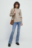 Светр Medicine жіночий колір бежевий легкий півгольф (3525482)