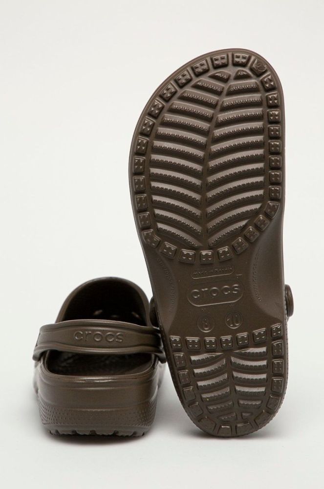 Шльопанці Crocs Classic чоловічі колір коричневий 10001 фото 3