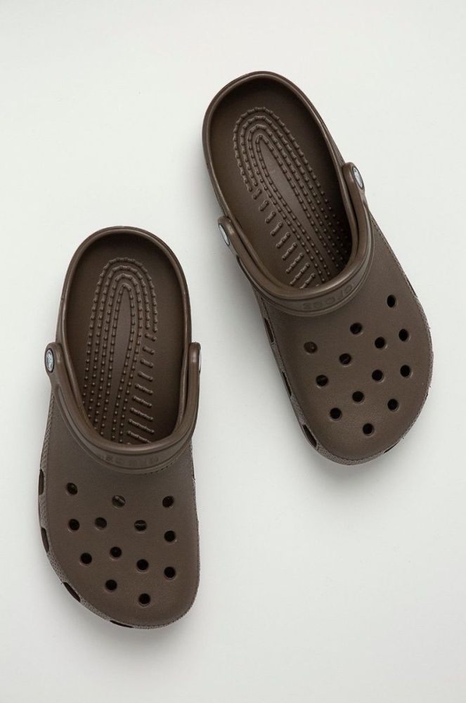Шльопанці Crocs Classic чоловічі колір коричневий 10001 фото 4