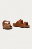 Шкіряні шльопанці Birkenstock Arizona чоловічі колір коричневий