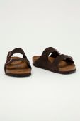 Birkenstock - Замшеві шльопанці Arizona Regular Width 951311-Mocca колір коричневий Birkenstock - Замшеві шльопанці Arizona Regular Width 951311-Mocca колір коричневий