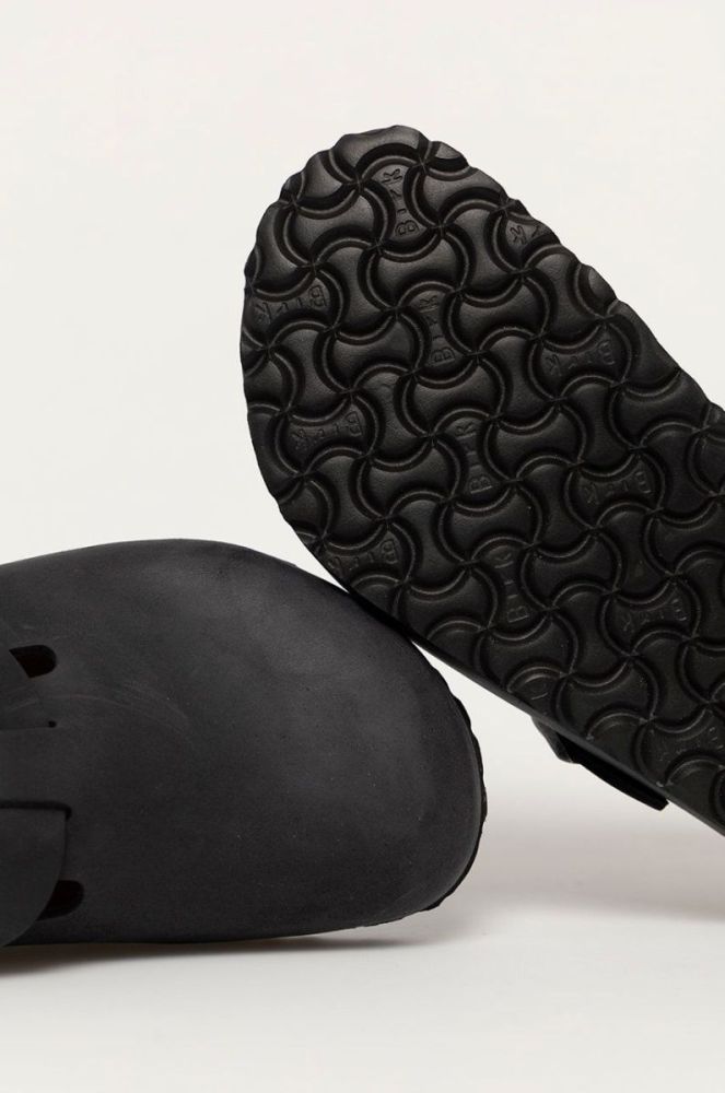 Замшеві шльопанці Birkenstock Boston SFB чоловічі колір чорний 59461 фото 4