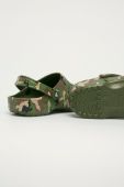 Шльопанці Crocs Classic Pritned Camo Clog чоловічі колір зелений 206454 RINTED.CAMO.CLOG.206454-ARMYGREEN/