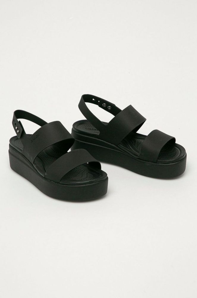 Сандалі Crocs жіночі колір чорний KLYN.LOW.WEDGE.W.206453-BLACK/BLAC фото 2