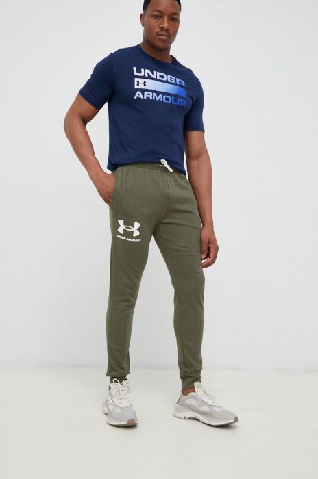 Штани Under Armour чоловічі колір зелений однотонні 1361642-001 (3026584)