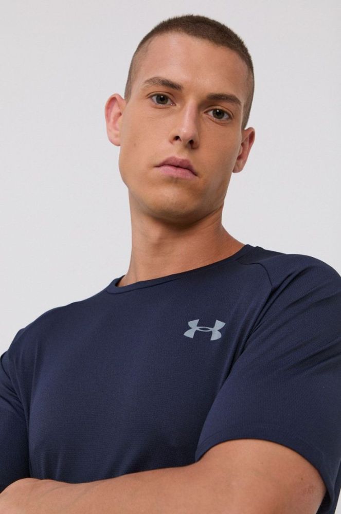 Футболка Under Armour 1345317 чоловіча колір синій гладкий фото 5