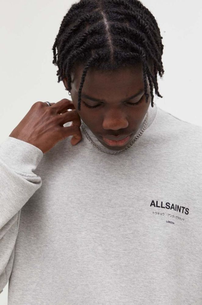 Бавовняний лонгслів AllSaints колір сірий з принтом фото 5