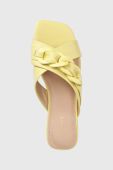 Шкіряні шльопанці Guess Sameya жіночі колір жовтий