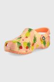 Шльопанці Crocs Classic Retro Resort жіночі колір помаранчевий 207849 207849.83F-PAPAYA.MLT
