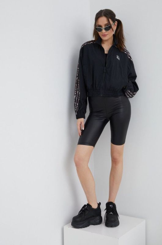 Куртка adidas Originals HT5987 жіноча колір чорний перехідна oversize HT5987-BLACK фото 2