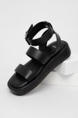 Шкіряні сандалі BOSS жіночі колір чорний на платформі Шкіряні сандалі BOSS жіночі колір чорний на платформі