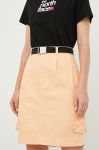 Бавовняна спідниця The North Face колір бежевий mini пряма Бавовняна спідниця The North Face колір бежевий mini пряма
