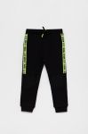 Дитячі спортивні штани Birba&Trybeyond колір чорний з аплікацією Дитячі спортивні штани Birba&Trybeyond колір чорний з аплікацією