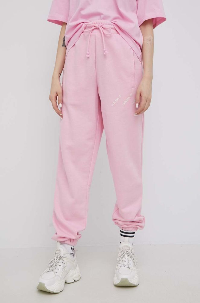 Штани adidas Originals HM4873 жіночі колір рожевий з принтом