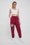 Бавовняні штани adidas Originals Trefoil Moments жіночі колір фіолетовий з аплікацією Бавовняні штани adidas Originals Trefoil Moments жіночі колір фіолетовий з аплікацією