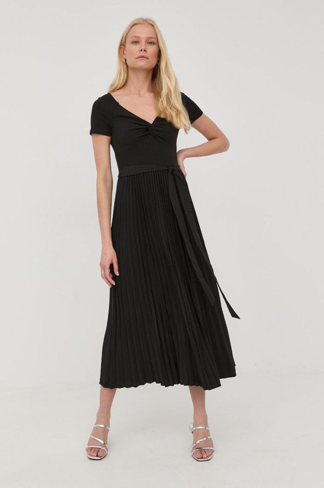 Сукня Guess колір чорний midi розкльошена (2342822)