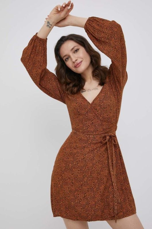 Сукня Billabong колір коричневий