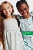 Дитяча льняна сукня United Colors of Benetton midi розкльошена колір блакитний (2323940)