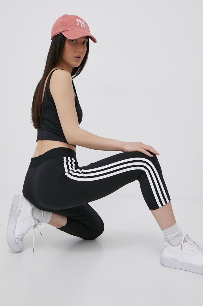 Легінси adidas жіночі колір чорний з аплікацією (2164851)