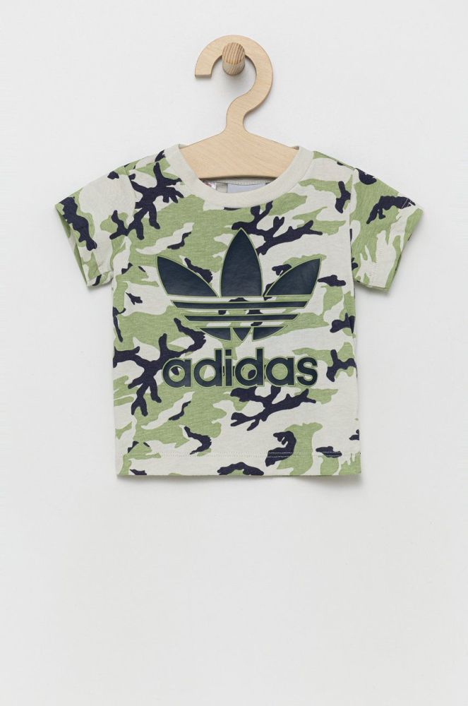 Дитяча бавовняна футболка adidas Originals HE6924 колір зелений з принтом