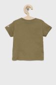 Дитяча бавовняна футболка United Colors of Benetton колір зелений гладкий (2025828)