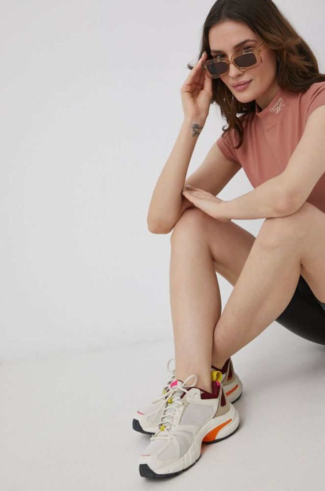Футболка Reebok Classic HB8653 жіночий колір помаранчевий півгольф фото 4