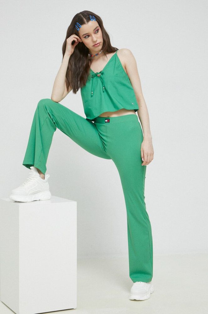 Бавовняна блузка Tommy Jeans жіноча колір зелений однотонна