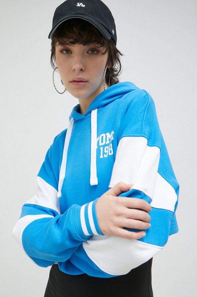 Кофта Tommy Jeans жіноча з капюшоном візерунок колір блакитний (2999873) фото 4