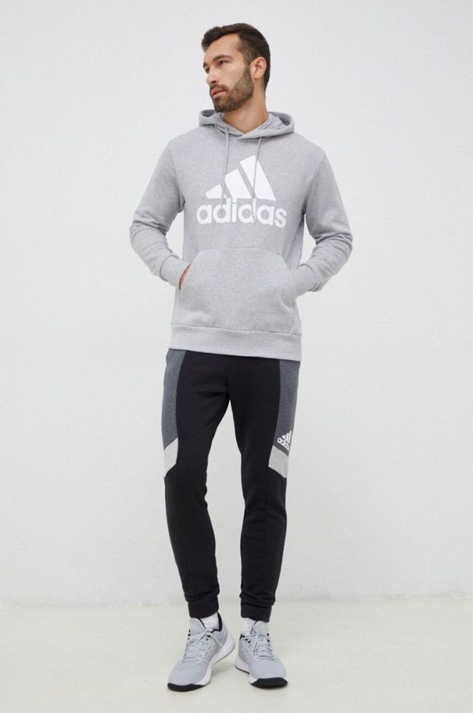 Бавовняна кофта adidas чоловіча колір сірий з капюшоном з принтом (3038959) фото 2