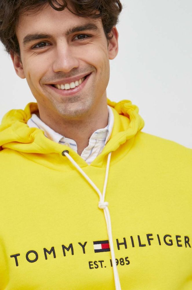 Кофта Tommy Hilfiger чоловіча колір жовтий з капюшоном з аплікацією (3027478)