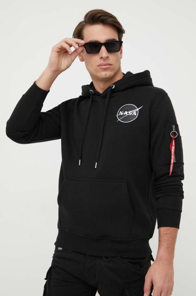 Кофта Alpha Industries x Nasa чоловіча колір чорний з капюшоном з принтом фото 4