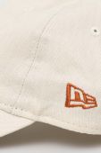 Бавовняна бейсболка New Era колір бежевий з аплікацією