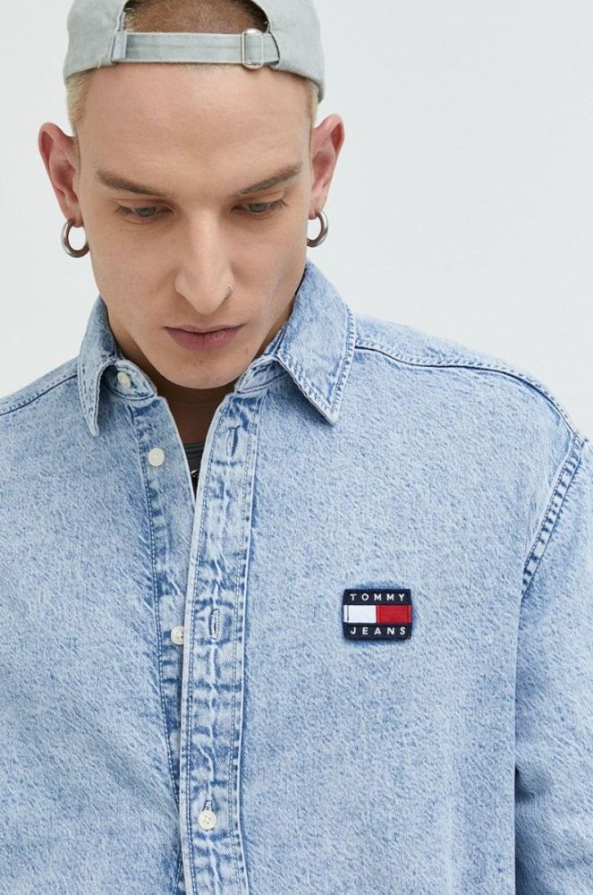 Бавовняна сорочка Tommy Jeans чоловіча relaxed класичний комір колір блакитний (2877948) фото 4