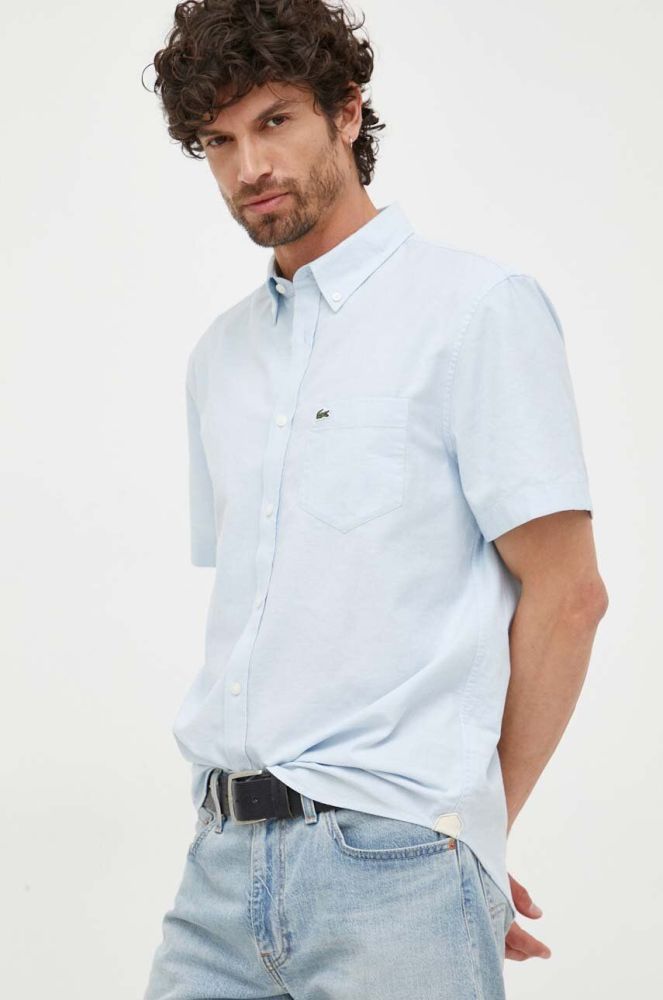 Бавовняна сорочка Lacoste чоловіча regular комір button-down колір блакитний (3291596)