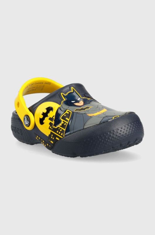 Дитячі шльопанці Crocs FL BATMAN PATCH колір синій фото 2